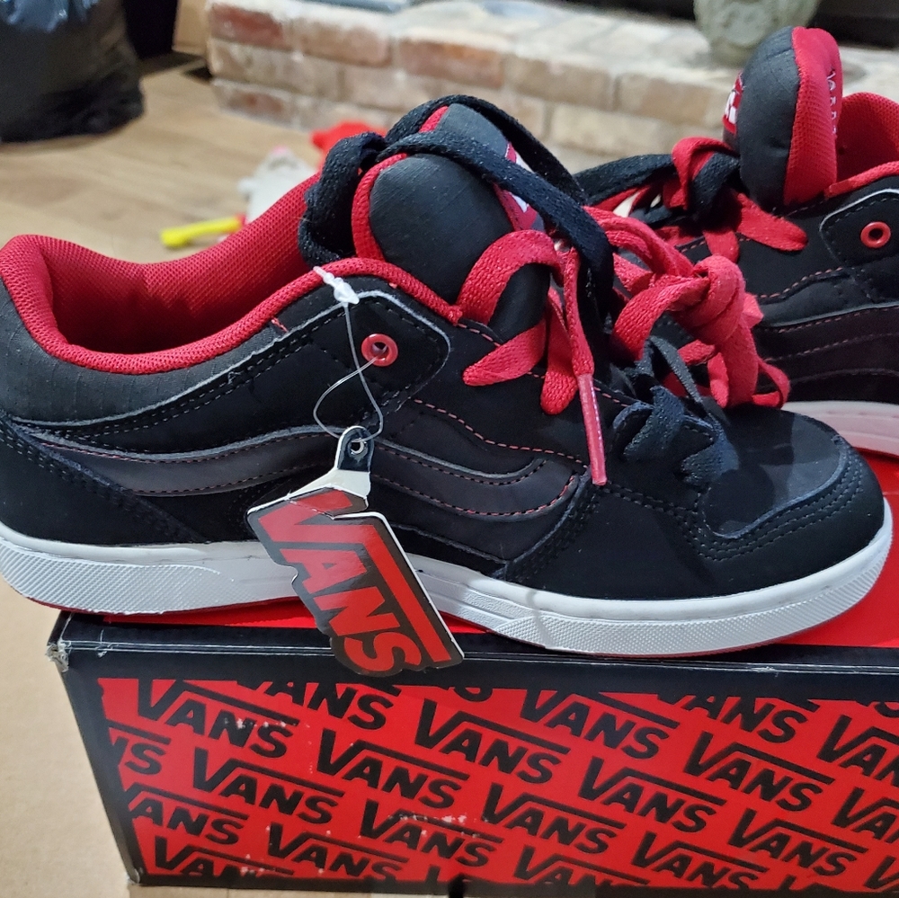 Baxter Vans Men's Size 6 (Women's 7.5)